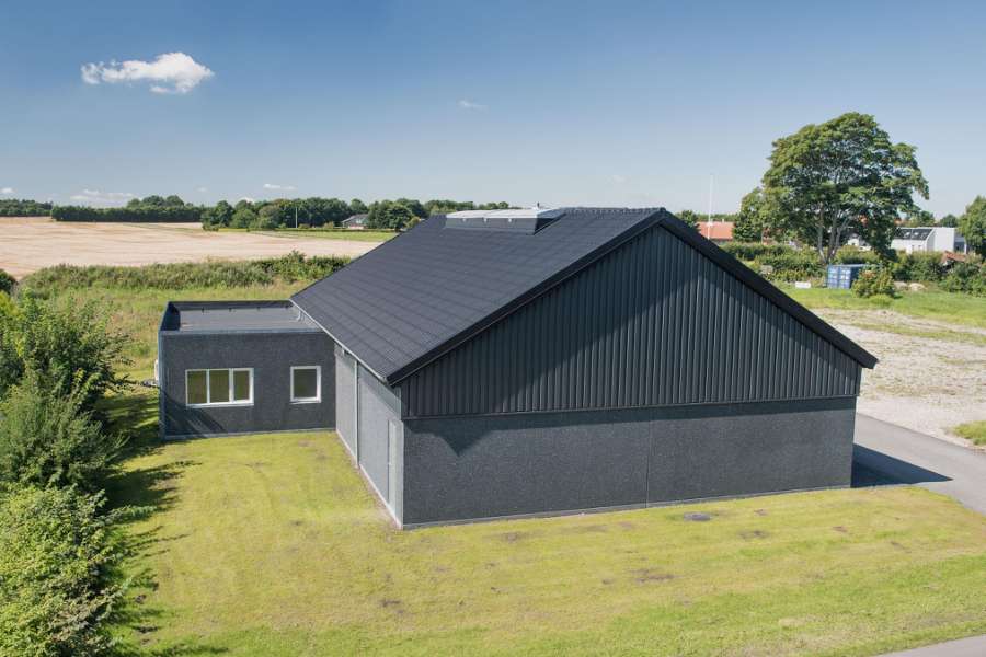 Neu gebaute Maschinenhalle in minimalistischem Stil, Randersvej 100, 9500 Hobro
